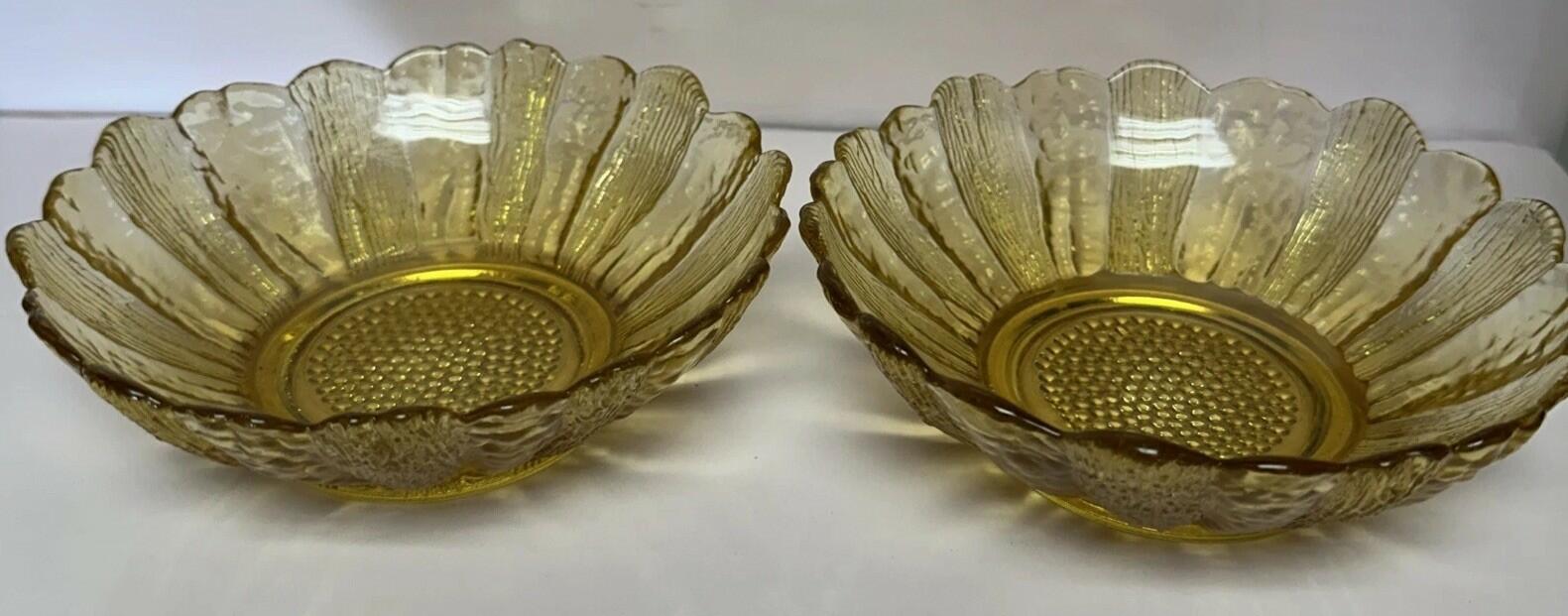 Set Of 2 Vintage Amber Flower Bowl 6” x 1.5” Sunflower